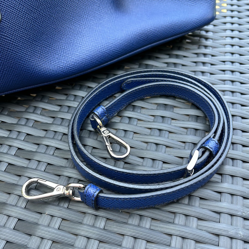 Prada authentic - Picture 5 of 12